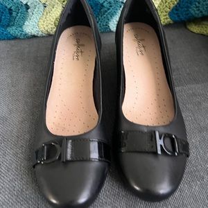 Clark’s Flores Poppy Black Wedge sz 9